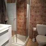 Homestay Petite Independante Avec Sdb, Clim Et Parking Prive *